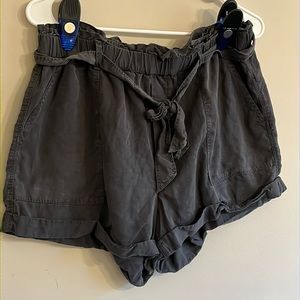 Women’s Aerie Large gray dressy shirt with belt tie